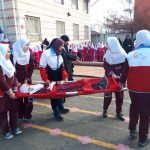 مانور آمادگی زلزله برای آموزش پناه گیری در مدرسه شهيده دقيقي شهر فومن برگزار شد/تصاوير