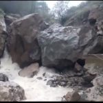 آبشار شهر تاریخی ماسوله در شهرستان فومن بر اثر ریزش چندین سنگ تخریب شد.